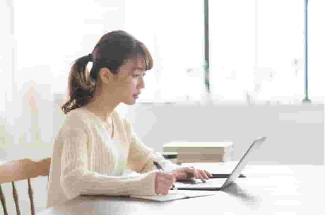 オンライン内見とは?リモートでの部屋探しのポイントや流れ、メリット・デメリットを紹介