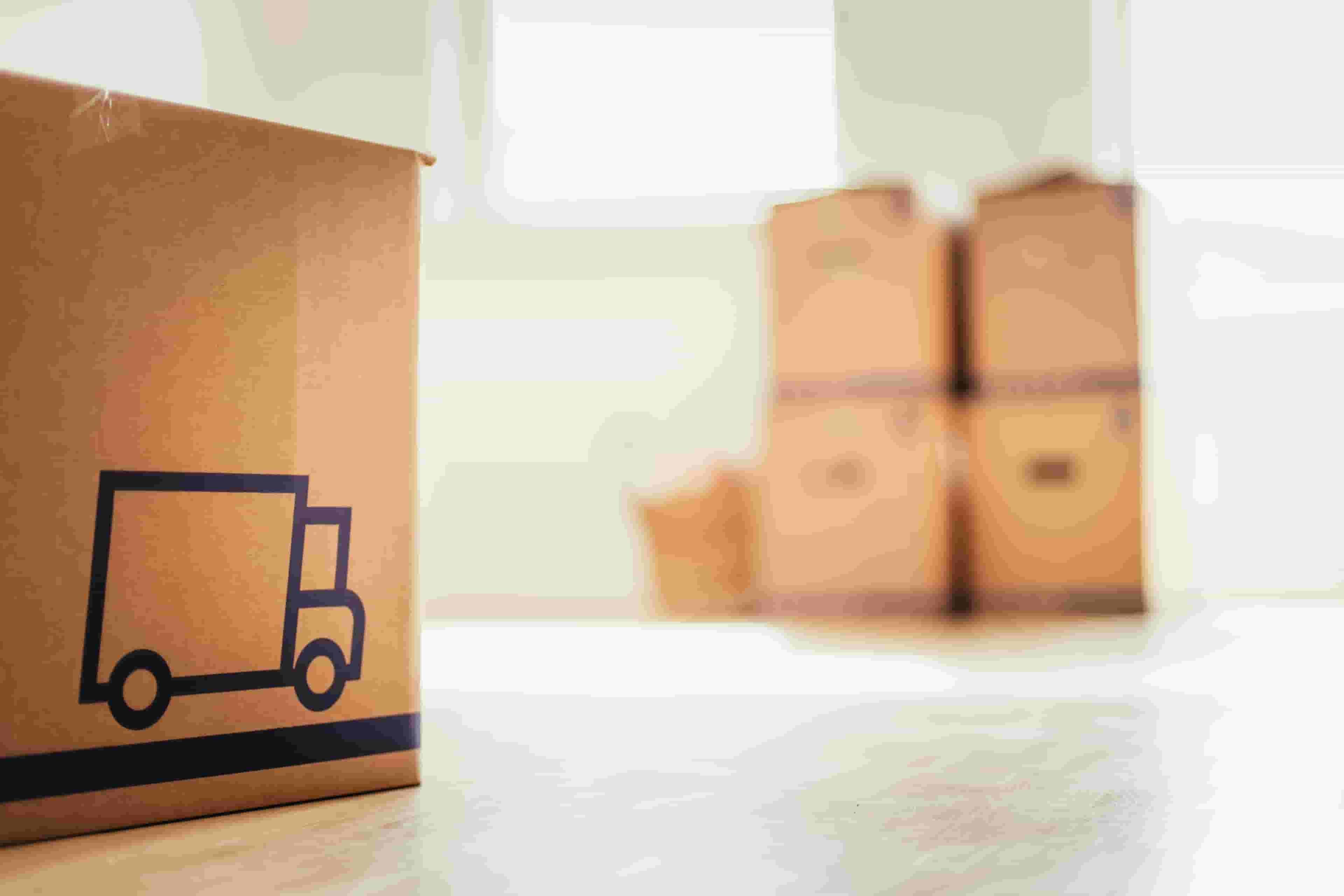 引っ越し費用はだいたいいくら?一人・二人・家族でかかる費用を詳しく解説!